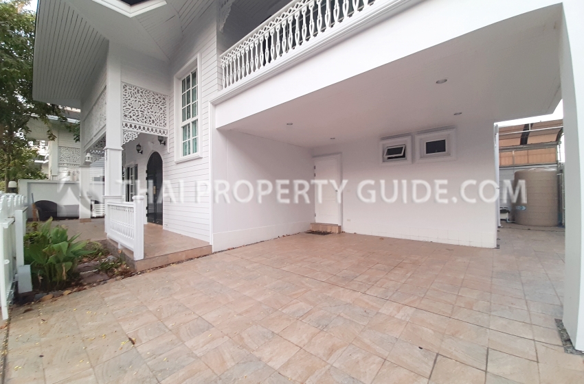 House with Shared Pool in Sukhumvit 